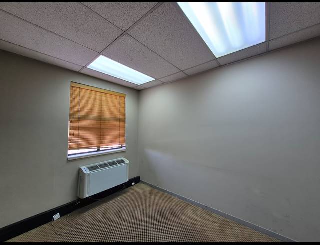 162M² OFFICE TO LET IN DUNKELD WEST